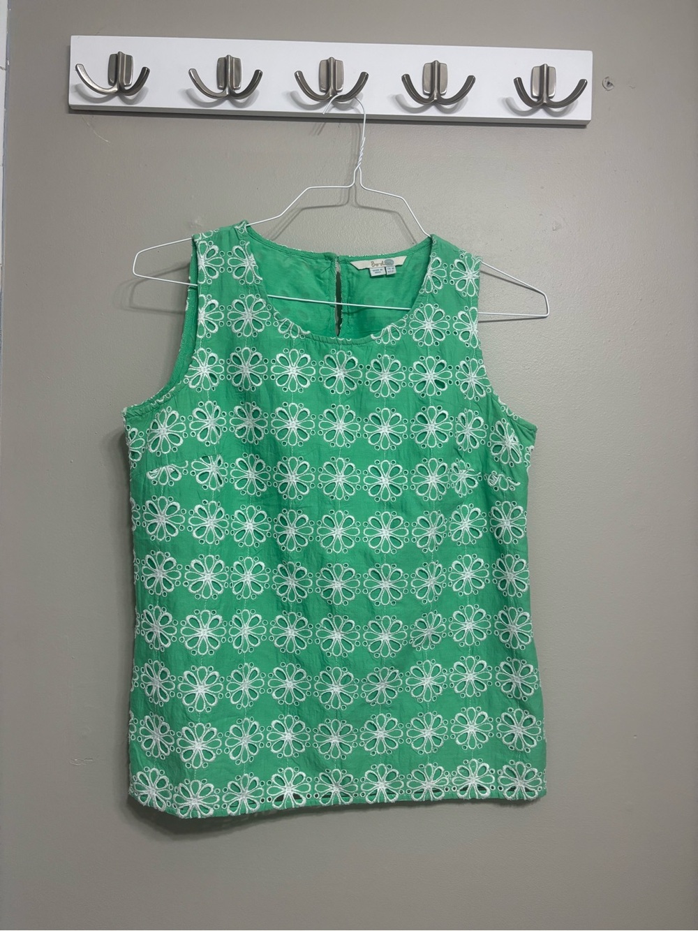 Boden Green Floral Embroidered Tank Top. Womens size US 6